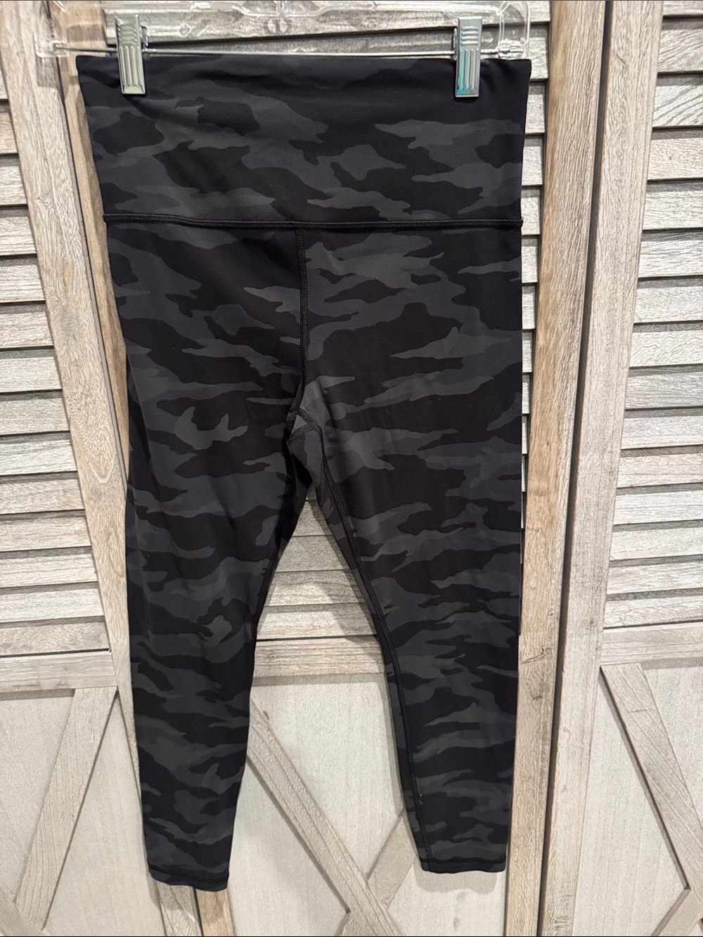 AthletaWomen’s Black Gray Camo Active Leggings Size Small